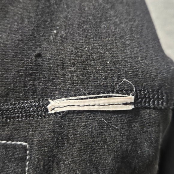 Vuori Halo Energy Performance Crop Top Black Women's XS (loose threads) - Picture 5 of 8